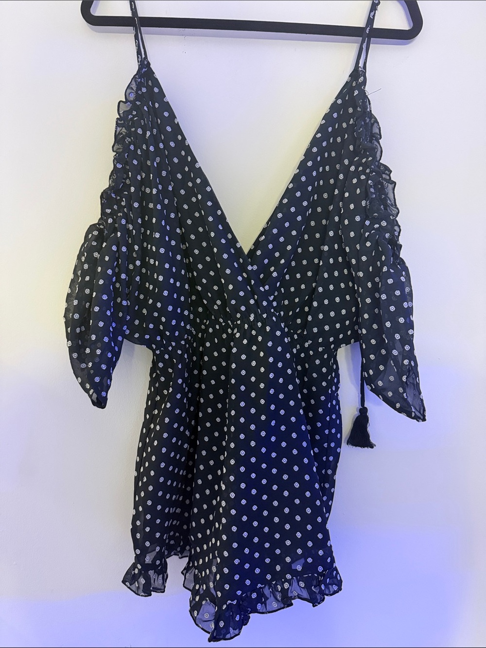 Lovers + Friends Black Polka Dot Cold-Shoulder V-Neck Top